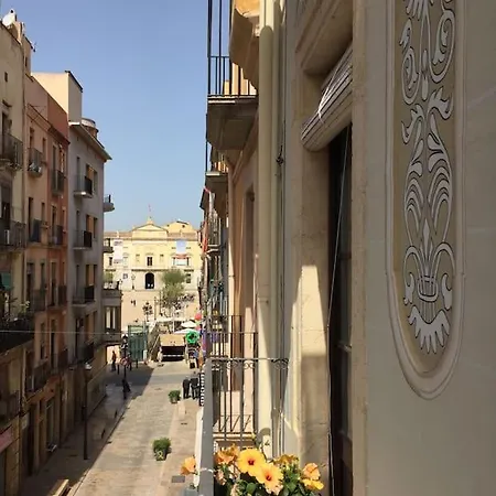 Piso Luminoso Con Vistas En El Centro De * Tarragona